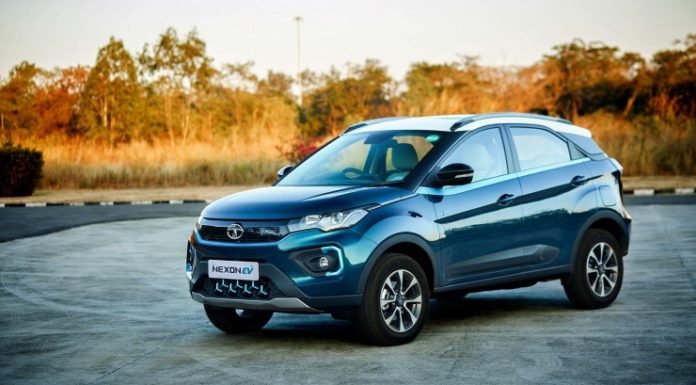 भारत की सबसे सस्ती इलेक्ट्रिक एसयूवी, Tata Nexon EV का हुआ आगमन: जानिए इसकी रेंज, चार्जिंग, बैटरी, पावर से जुड़ी सभी डिटेल्स Tata Nexon EV Front